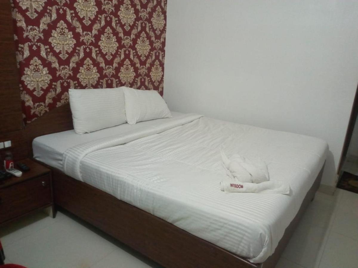 Hotel Wisdom Celebration Motihari ภายนอก รูปภาพ