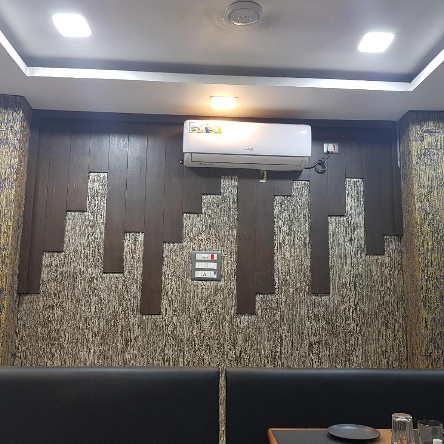 Hotel Wisdom Celebration Motihari ภายนอก รูปภาพ